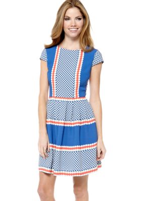 Gabby Skye Petite Cap Sleeved Printed Belted Dress