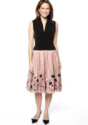 SL Fashions Petite Sleeveless V-Neck Dress with Flower Applique