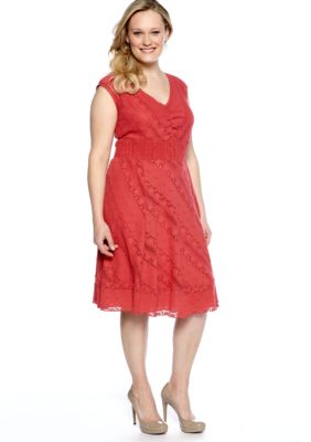 Chris McLaughlin Plus Size Sleeveless Lace Dress