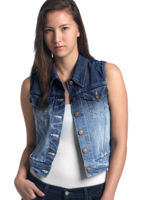 Levi's Denim Trucker Vest in Rosebud Blue
