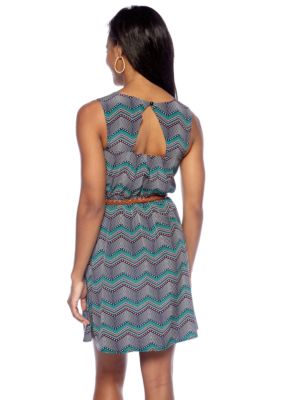 A Byer Keyhole Back Zig-Zag Printed Dress