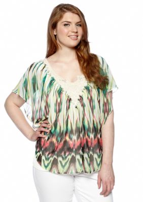 Free 2 Luv Plus Size Crochet Trim Printed Top