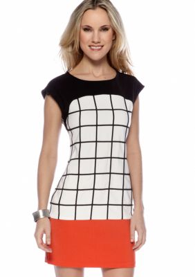 Romeo & Juliet Couture Short Sleeve Modern Dress
