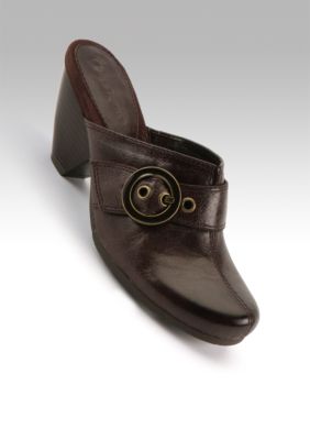 Bare Traps Emmy Mule