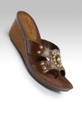 Bare Traps Jordan Wedge