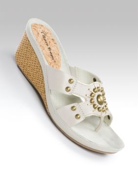 Bare Traps Jordan Wedge