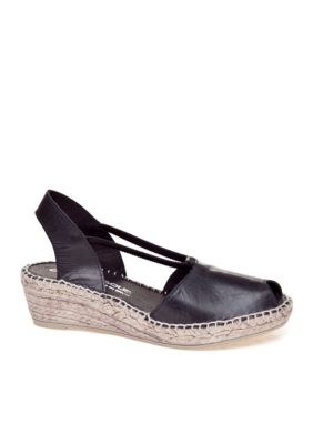 Andre Assous Dainty Wedge