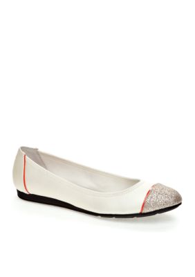 Anne Klein Alaner Flat