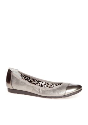 Anne Klein Alaner Flat