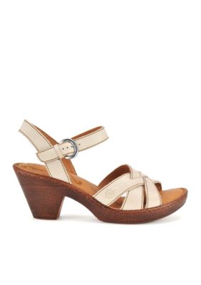 Born Belinda Sandal