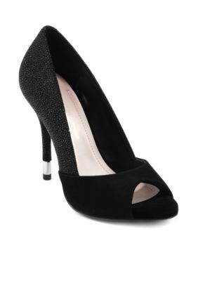 BCBGeneration Izzie Pump
