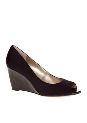 Bandolino Tufflove Wedge Pump