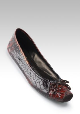Jessica Simpson Leve Flat