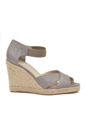 Adrienne Vittadini Vee Wedge Sandal