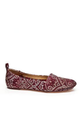 Latigo Bettie Flat