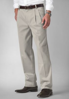 Dockers&reg; Signature Classic Fit Pleated Pant