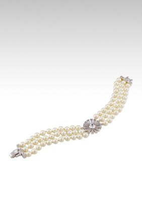 Carolee Vintage Beauty Peal and Crystal Bracelet