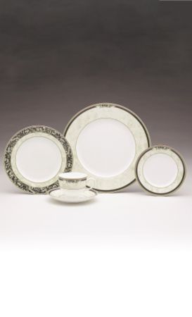 Wedgwood® Cornucopia 5-piece Place Setting