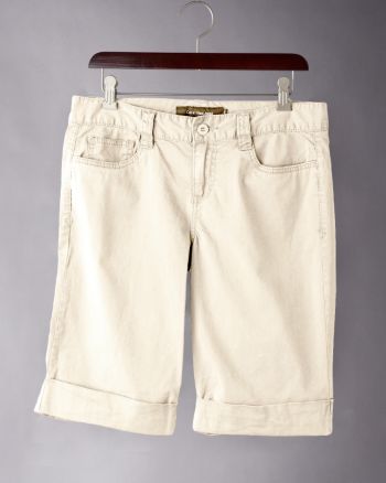 Calvin Klein Jeans Women's Stretch Twill Cuffed Bermudas