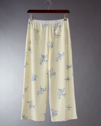 Aria® Women's Brushed Interlock Capri - Yellow Floral