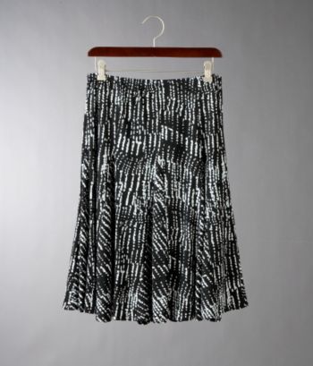 Laura Ashley® Petites' Trip Ready Raindrop-print Godet Skirt - Black/White