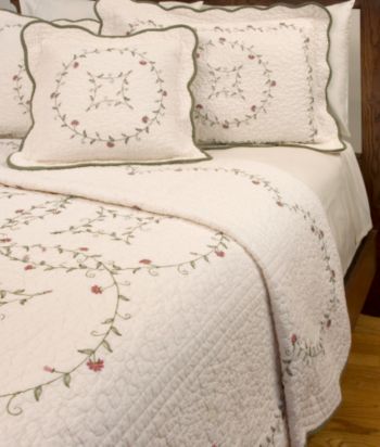 Wedding Ring Quilt by LivingQuarters
