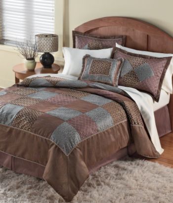 Roundabout 8-Piece Bedding Ensemble by LivingQuarters