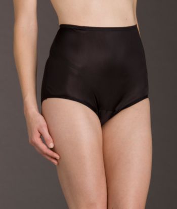 Vanity Fair® Women's Tailored Ravissant Briefs - Black