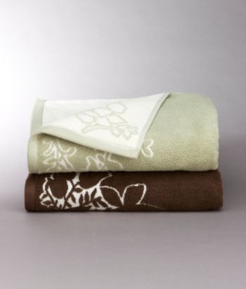 Bianca Shadow Leaf Towels