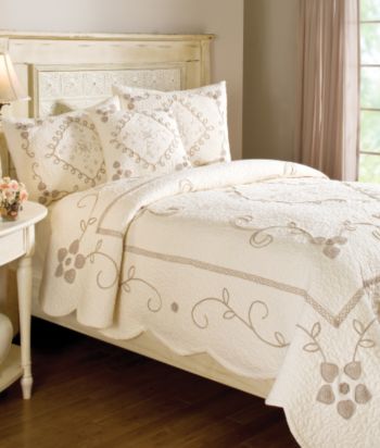 Genevieve Quilt by LivingQuarters