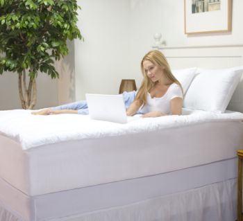 Executive Suite™ Feather/Fiber Blend Bed with Bonus Pillows