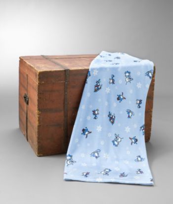 LivingQuarters Micro Cozy Throw - Penguin Print