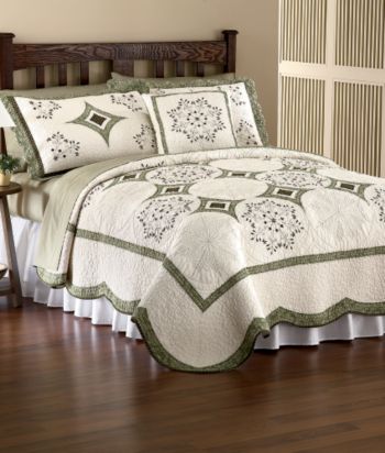 Carolynn Quilt by LivingQuarters