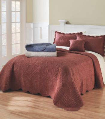 Cynthia Bedspread by LivingQuarters