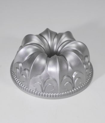 Nordic Ware® Platinum Non-stick Cast Aluminum Fleur De Lis Pan