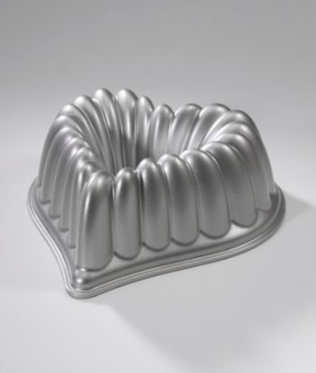 Nordic Ware Elegant Heart Bundt Pan