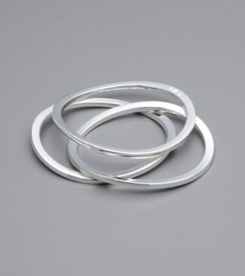 Guess Silvertone Metal Wavy Bangle Set