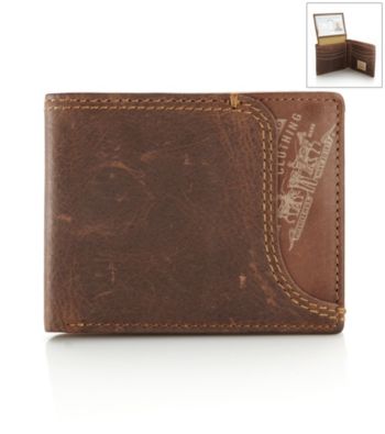 Levi's® Men's Passcase - Brown
