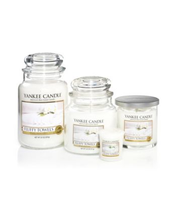 Yankee Candle® Housewarmer® Candle - Fluffy Towels