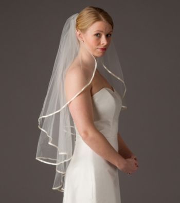 Nina Bridal Alexande Single-Tier Bouquet Length Veil White