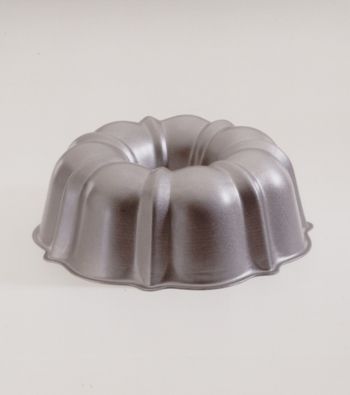 Nordic Ware® Pro Form 6-Cup Bundt Pan