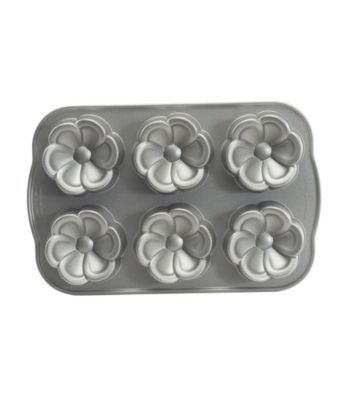 Nordic Ware® Platintum Buttercup Cakelet Pan