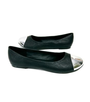 Barefoot Tess 