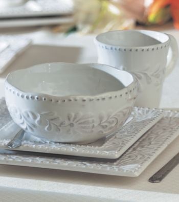 American Atelier Bianca Leaf Square 16-pc. Dinnerware Set