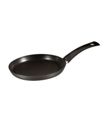 <div><strong>Web exclusive!</strong> Graced with sleek, European style and an ergonomic design, this open fry pan heats quickly and evenly, delivering unrivaled cooking performance and making perfect crepes every time.</div>
