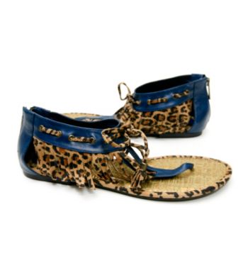 Barefoot Tess 