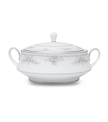 Noritake Sweet Leilani Covered Vegetable Bowl