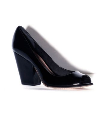 Vince Camuto® 