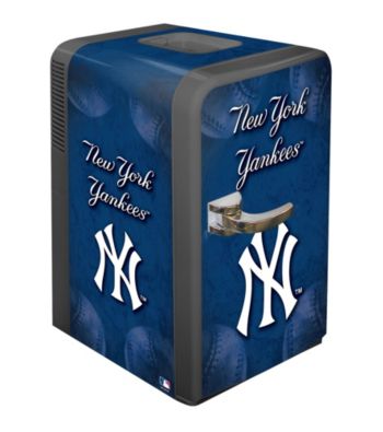 Boelter Brands New York Yankees Portable Party Fridge