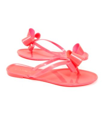 Barefoot Tess 